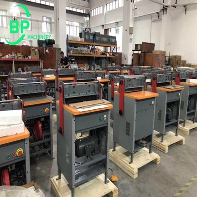 Máquina de Perfuração e Encadernação de Papel Semi Automática SPM450 para fechamento de arame duplo e perfuração de papel